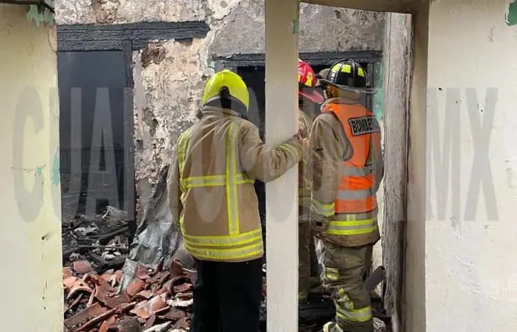 Fuego daña tres edificios coloniales en andador