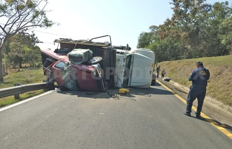 Cuantiosos daños en accidente en la Costera