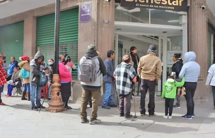 Qué bancos no abren este lunes