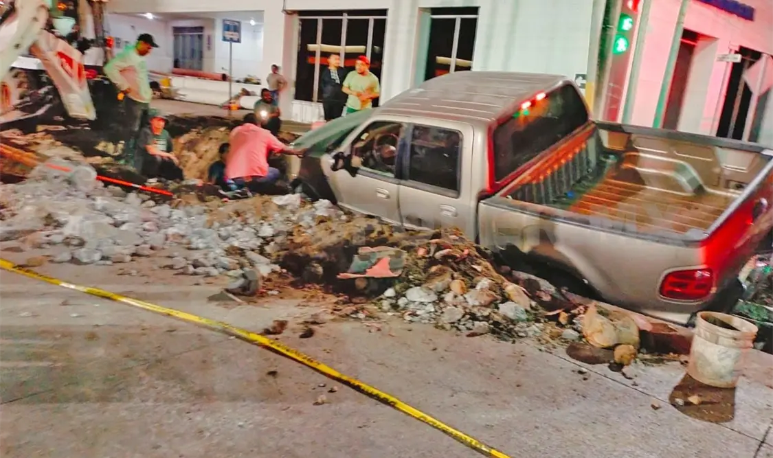 Aparentemente el accidente sucedió por una distracción del conductor. Víctor Sánchez / CP