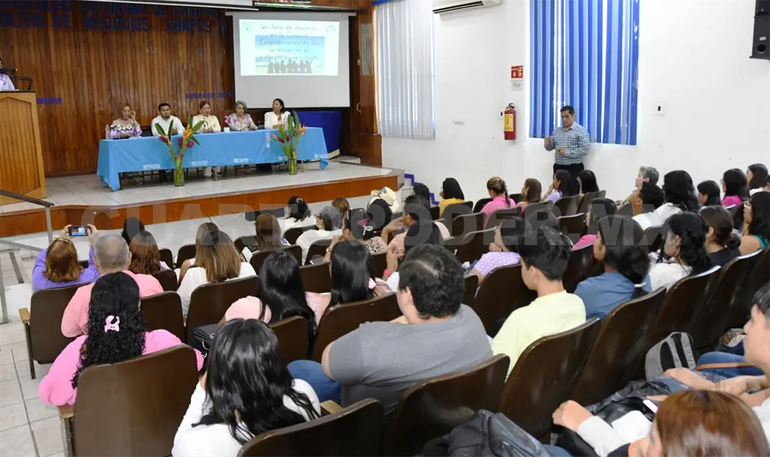 Destacan labor de mujeres en el ámbito científico