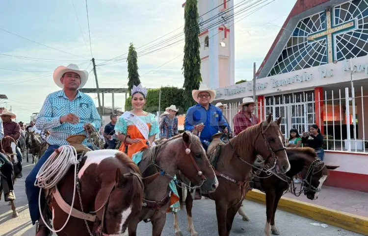 Celebra Acapetahua tradicional expo feria