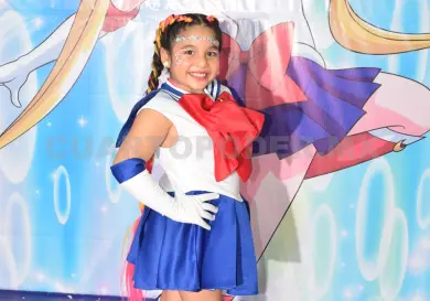María Enriqueta celebra como Sailor Moon
