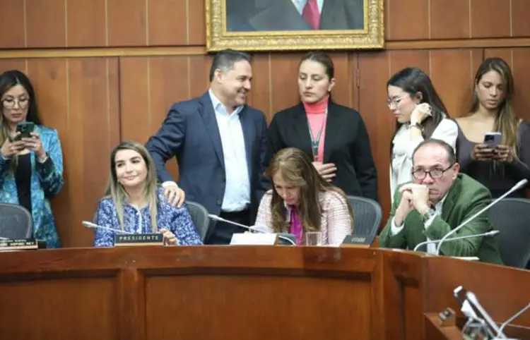 Comisión del Senado hunde reforma laboral de Petro