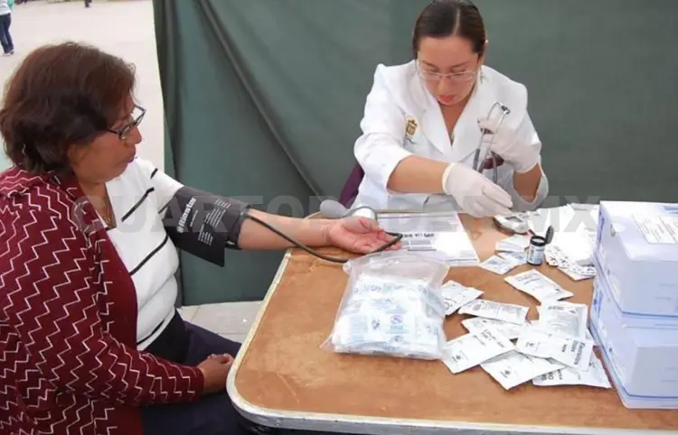 Participan en jornadas médicas en la Costa