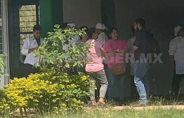 Molestia por grupo de choque en el Conalep