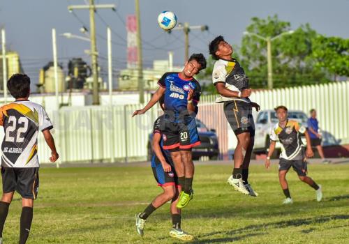 Delfines arrolla a Pijijiapan y amarra Liguilla