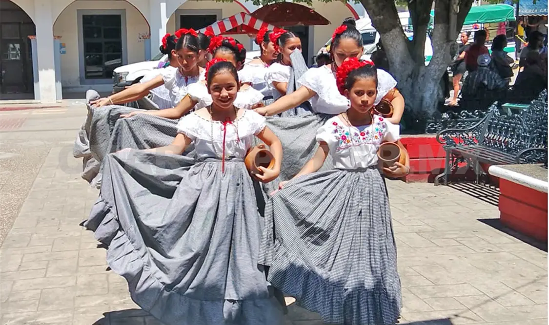 Celebran Día del Artesano