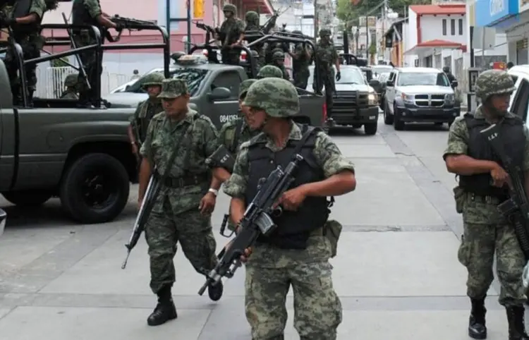 Dan plazo a Ejército para quitar "narcominas"