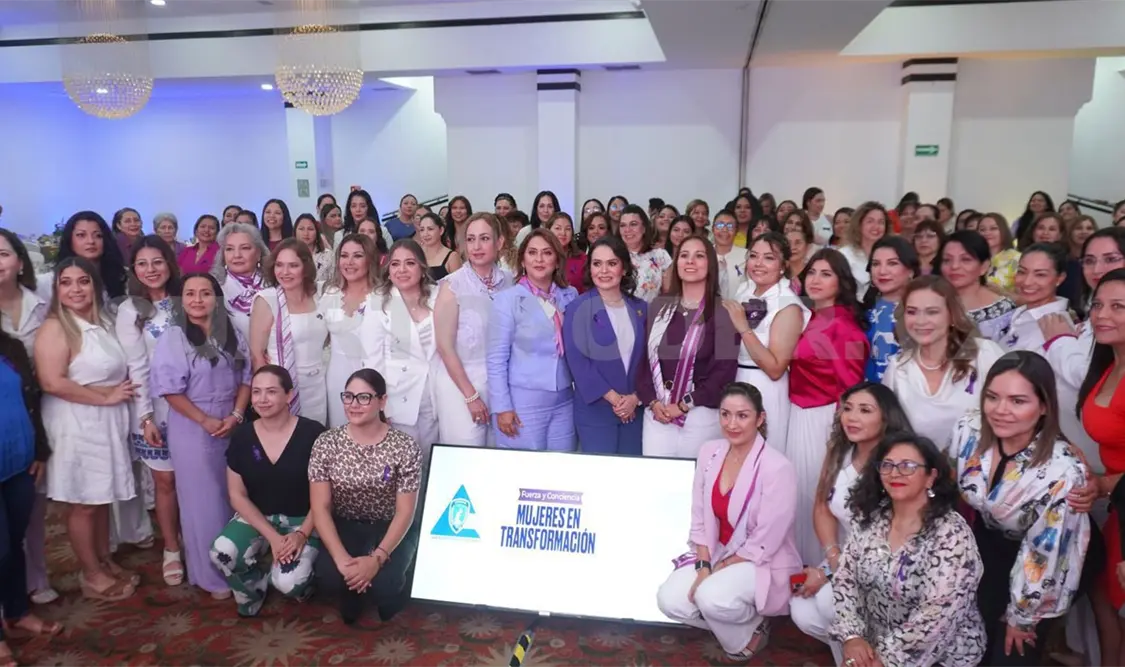 Realizan foro Mujeres en Transformación