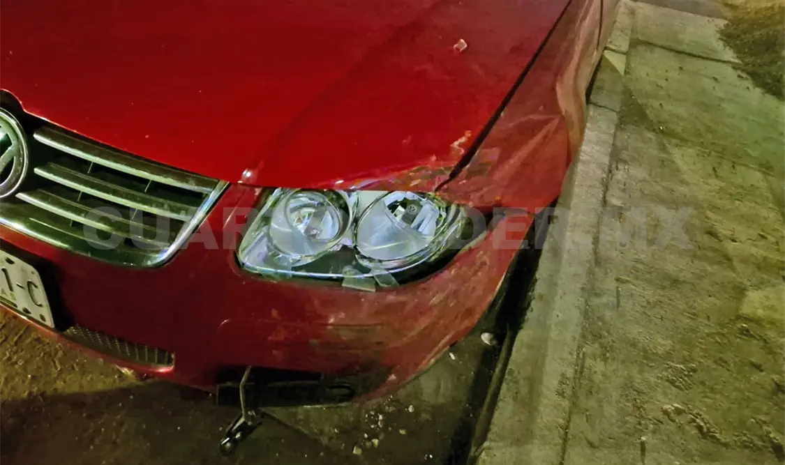 Conductor choca por alcance al manejar ebrio