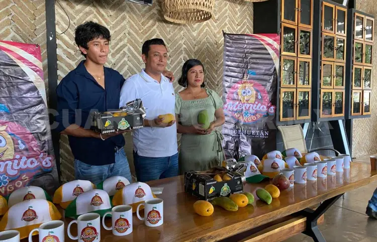 Buscan comercializar las distintas variedades de mango en el país