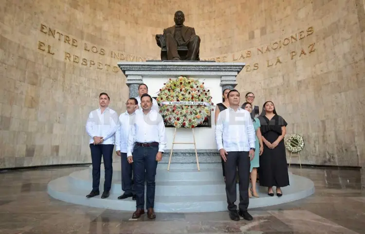 Conmemoran 219 natalicio de Benito Juárez García