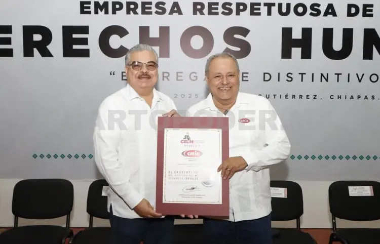 CMIC Chiapas recibe distintivo en tema de derechos humanos