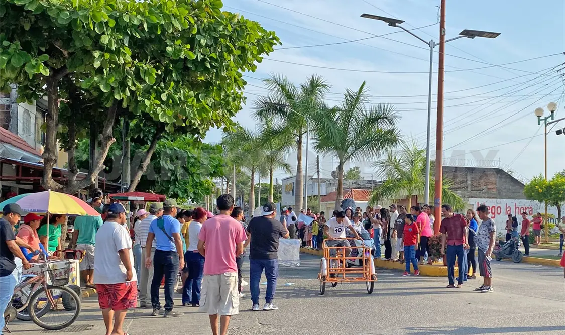 Celebra Suchiate carrera de triciclos