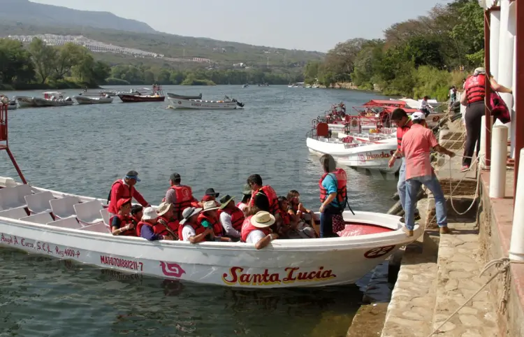 Lancheros invitan a conocer el Cañón del Sumidero