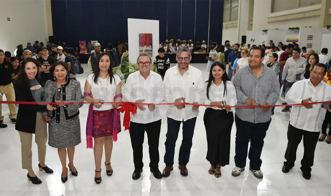 Participan alumnos en muestra de la Unach