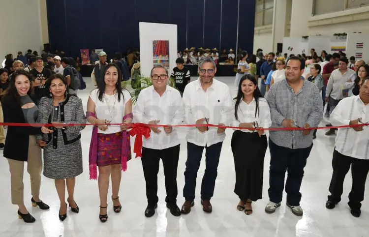 Participan alumnos en muestra de la Unach
