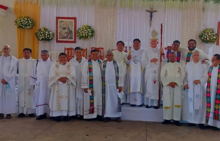 Obispo celebra ordenación de diácono