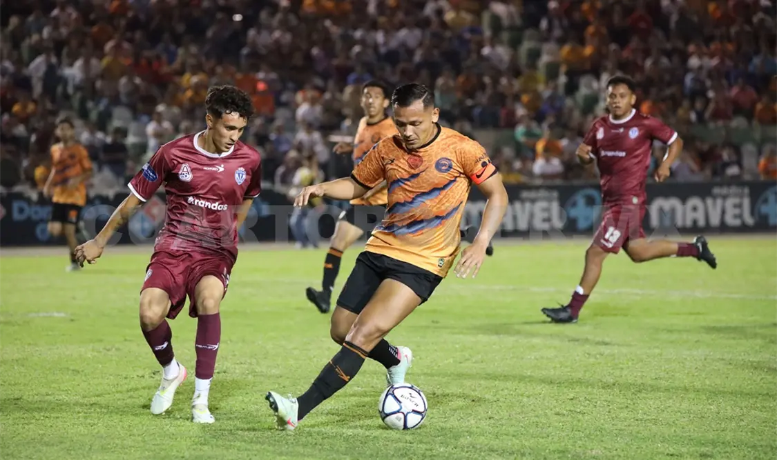 Jaguares ruge en casa y es colíder del Grupo 3