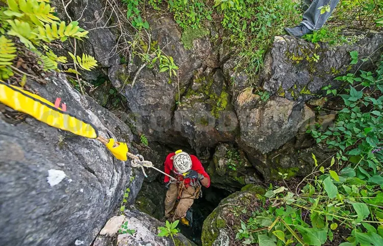 Expedición busca conectar cavernas en el estado