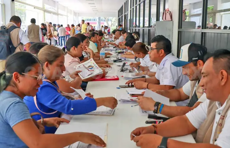 Repartirán miles de tarjetas para becas "Benito Juárez"