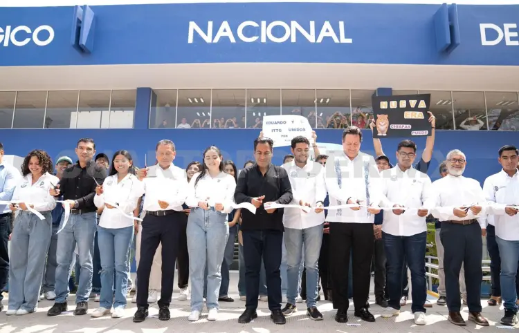 Refrenda Eduardo Ramírez su compromiso con jóvenes