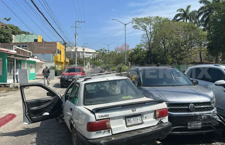 Encontronazo deja a un conductor policontundido