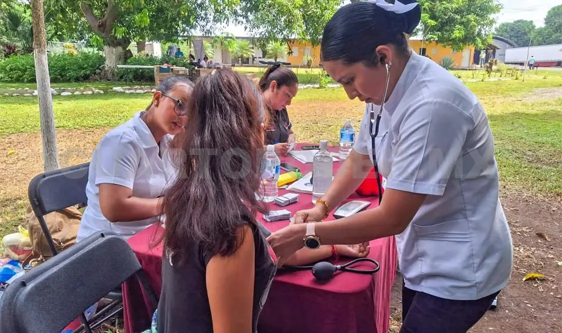 Llevan a cabo Brigada de Salud en Finca Carlota