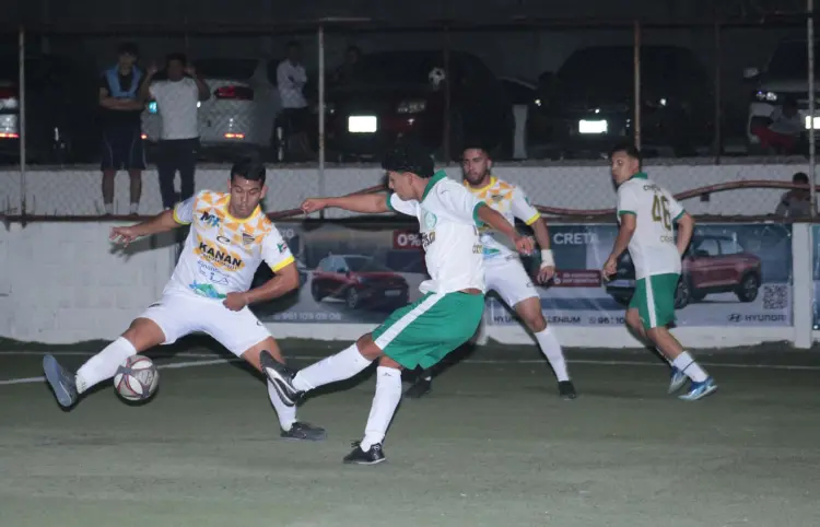 UMA arrasa y avanza a la final