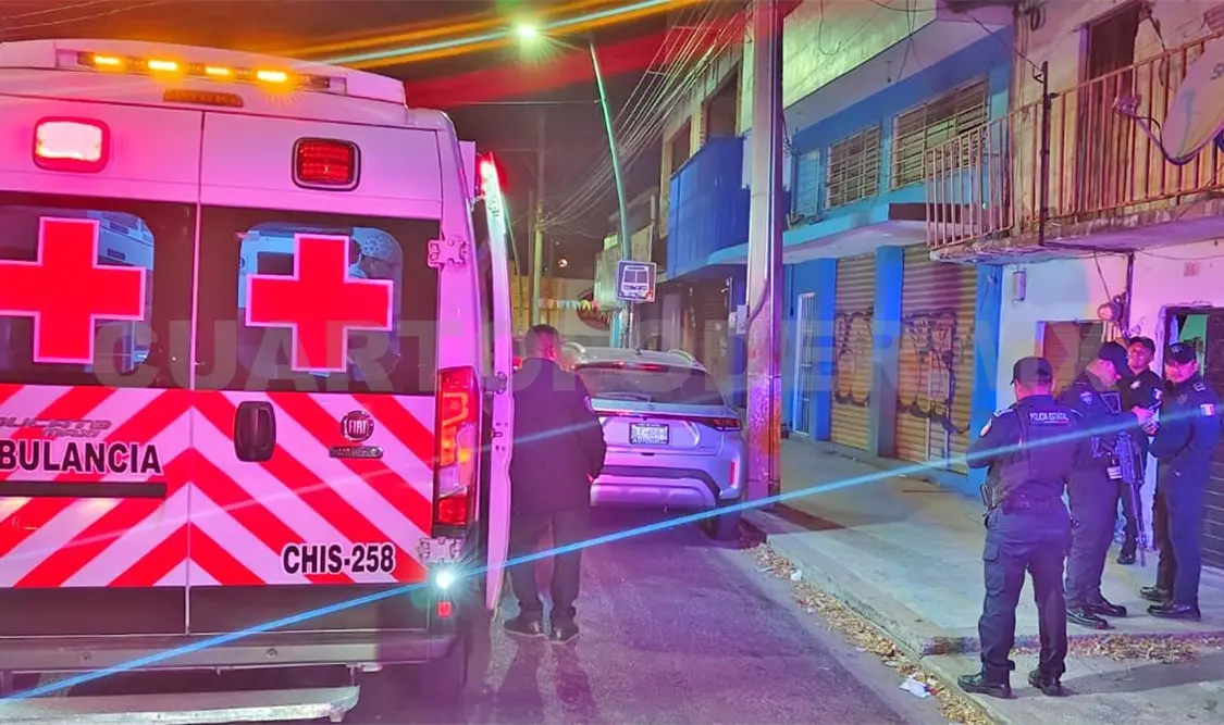 Policías se movilizaron y solicitaron el apoyo de una ambulancia. Tras la valoración se determinó que ya no tenía signos vitales. Ulises Villalobos / CP