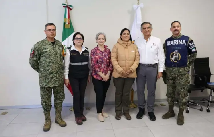 Auxilian a familias afectadas por tormenta