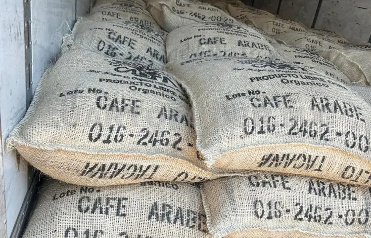 Mantienen paralizada comercialización del café