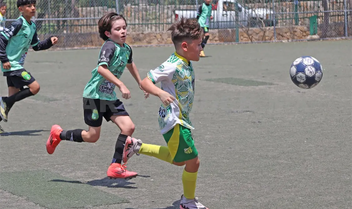 Santos se impone a León Filial Tuxtla