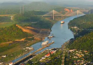 Frenan venta de puertos del Canal de Panamá