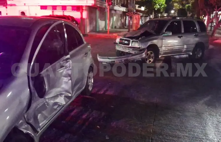Semaforazo en barrio Hidalgo; dos malheridos