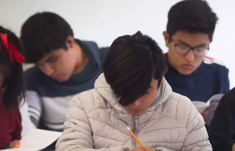 Inicia aplicación de prueba PISA a estudiantes