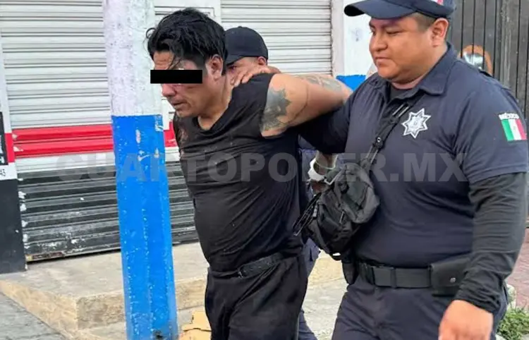 Golpean a asaltante y lo entregan a la policía