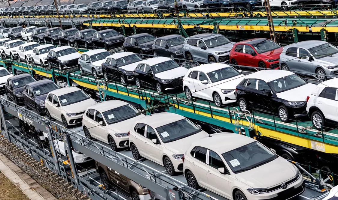 Anuncian aranceles de 25 % autos fuera de T-MEC