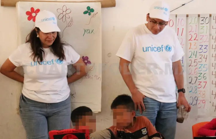 Donantes de Unicef realizan visita a primarias bilingües
