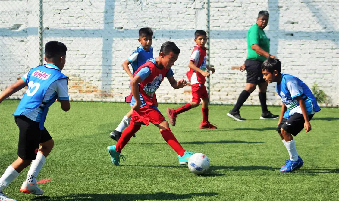 Se disputaron los primeros encuentros de Futbolito Bimbo 61 Aniversario en Tonalá, Chiapas. Cortesía 