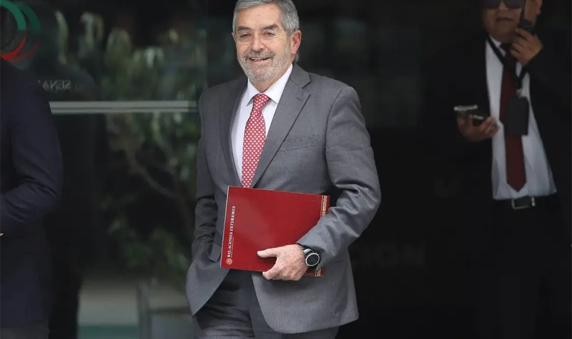 Ante “tiempos turbulentos” y “vertiginosos”, de la Fuente apostó por el diálogo y la negociación. Cortesía