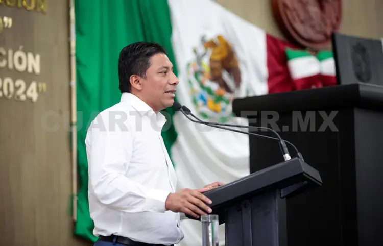 Legisladores diseñan proyectos a favor de las juventudes
