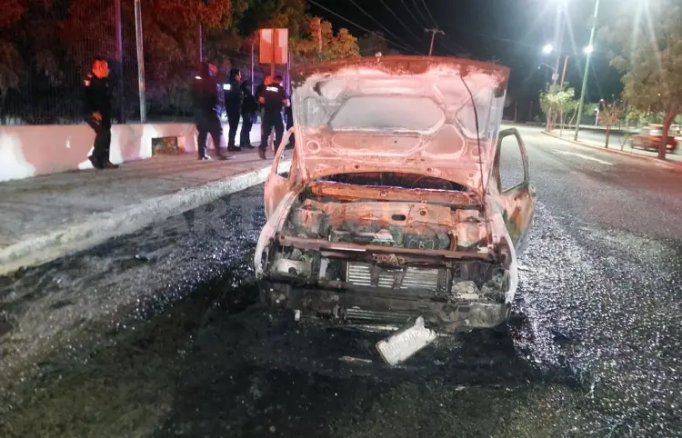 Arde en llamas Derby en la carretera Emiliano Zapata