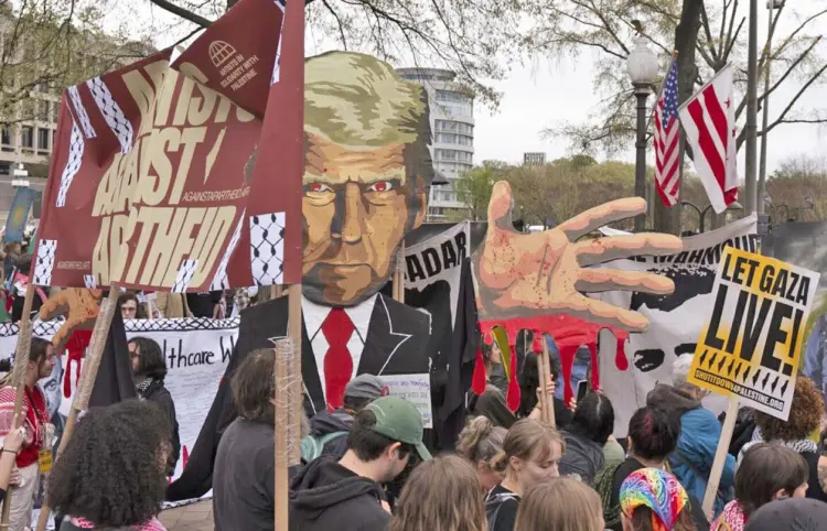 Protestan contra aranceles de Trump
