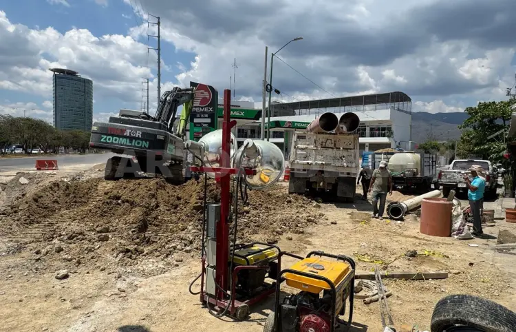 Socavón lleva una semana de trabajos