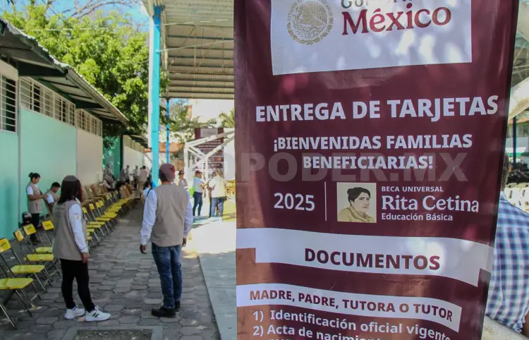 Entregan más de 95 mil tarjetas para beca