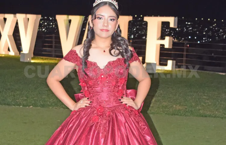 Valentina disfruta una magnífica velada