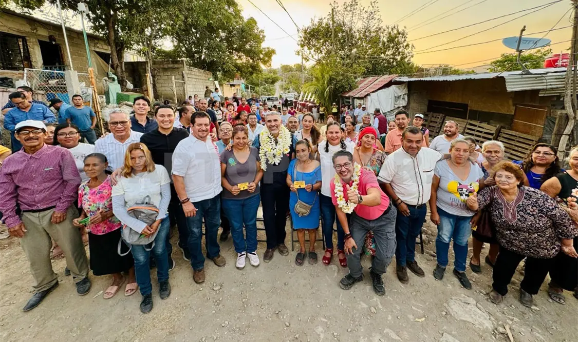 Ángel Torres da seguimiento a proyectos sociales