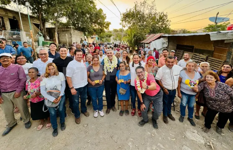 Ángel Torres da seguimiento a proyectos sociales